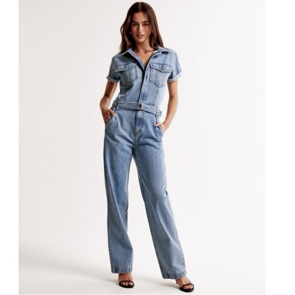 Abercrombie‎ & Fitch 90s Relaxed Light Blue Denim Jumpsuit